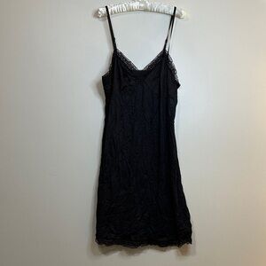Vintage Nylon Vanity Fair Black Lace Slip Womens size 24